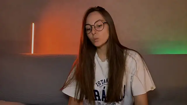 Oralaa1 online show from February 11, 2026, 6:08 pm