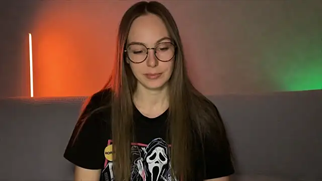 Oralaa1 online show from February 9, 2026, 6:06 pm