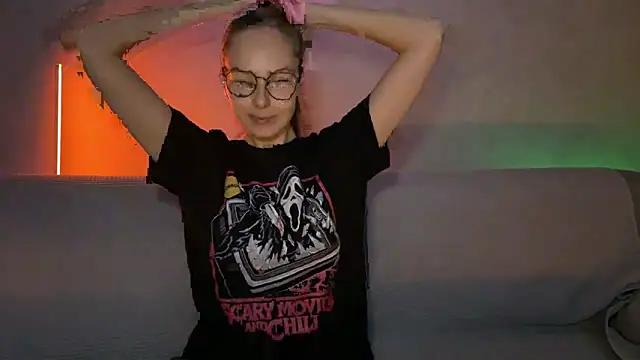 Oralaa1 online show from February 10, 2026, 6:18 pm