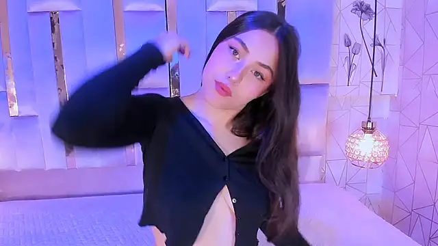 HannaCollins  online show from December 18, 2025, 1:04 pm