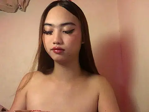 Kiah Wyatt online show from November 25, 2025, 6:47 am