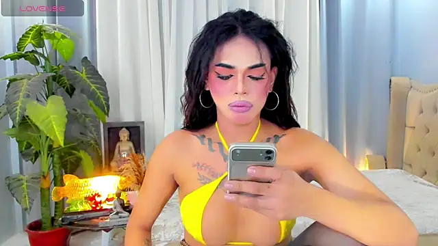 MochaliciousTransOnTop online show from July 24, 2026, 11:12 pm