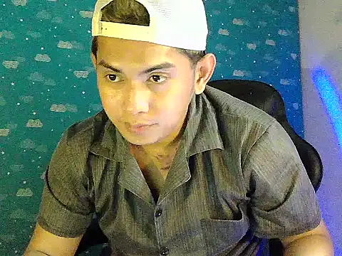 Snapshot of riley_cum chatting on March 28, 2026, 2:40 pm riley cum online show from March 28, 2026, 2:40 pm