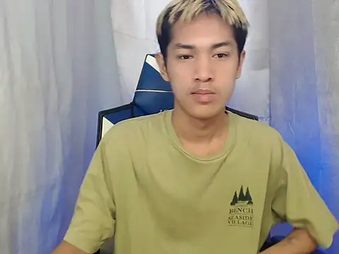 Snapshot of riks_tyler chatting on February 16, 2026, 2:10 am riks tyler online show from February 16, 2026, 2:10 am