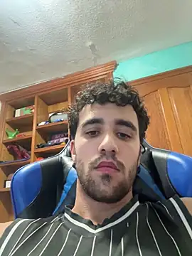 aavrdvh33 online show from February 3, 2026, 12:10 am