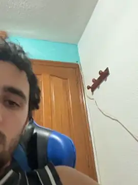 aavrdvh33 online show from November 25, 2025, 10:10 pm