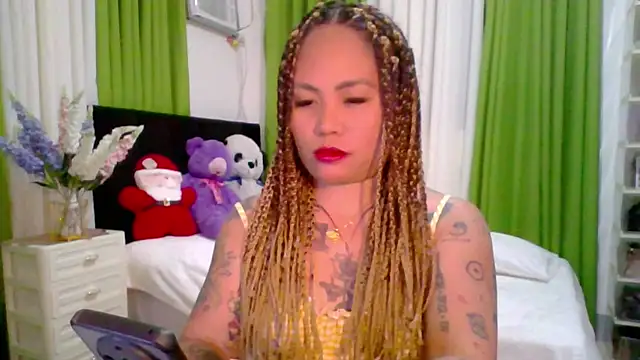 EstellaStarXxx online show from November 3, 2025, 4:32 pm