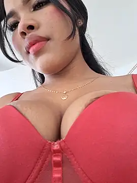 Snapshot of Michell_em chatting on February 14, 2026, 7:03 pm Michell em online show from February 14, 2026, 7:03 pm