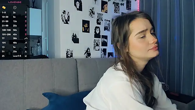 lovelyalivia online show from November 5, 2025, 10:07 am