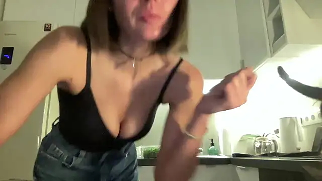 Snapshot of Gidelii chatting on October 25, 2025, 1:01 pm Gidelii online show from October 25, 2025, 1:01 pm