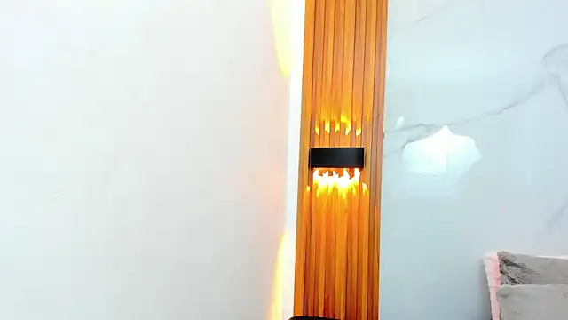 IsabellaMonet online show from December 16, 2025, 11:03 am