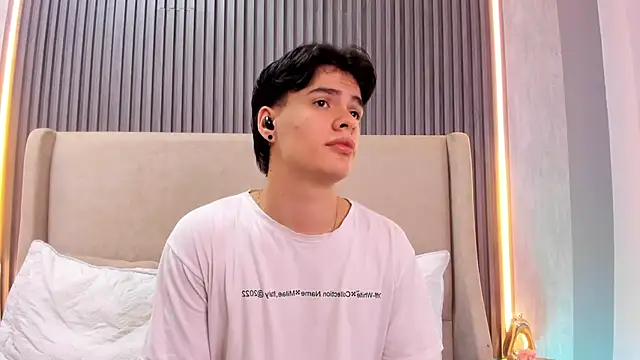 BenitoSaenz online show from November 14, 2025, 10:41 am