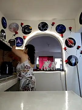 SeleneLuminari8 online show from December 17, 2025, 3:17 pm