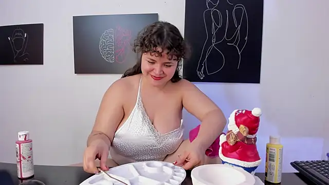 SeleneLuminari8 online show from December 3, 2025, 6:07 pm