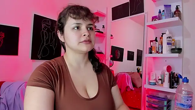 SeleneLuminari8 online show from September 9, 2025, 4:38 pm