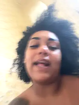 morenaluaa online show from October 13, 2025, 4:52 pm