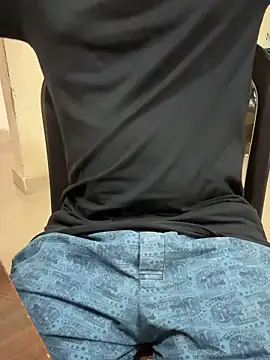 Snapshot of Saifq chatting on November 5, 2025, 8:28 am Saifq online show from November 5, 2025, 8:28 am