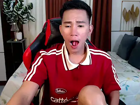 Snapshot of drinkmycumx chatting on February 11, 2026, 5:35 pm drinkmycumx online show from February 11, 2026, 5:35 pm