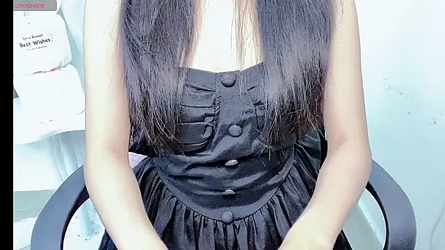 Snapshot of Mint2k chatting on December 17, 2025, 1:38 pm Mint2k online show from December 17, 2025, 1:38 pm