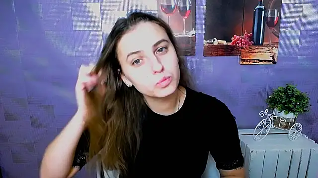 AmandaDimond  online show from November 10, 2025, 1:05 pm