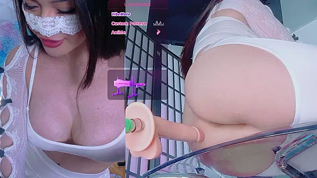 Hotkittylove online show from March 16, 2026, 2:41 am