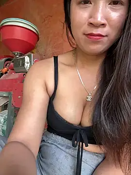 ThiHa003 online show from April 11, 2026, 12:40 am