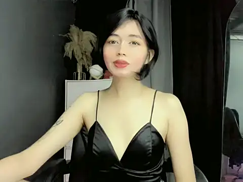 Snapshot of LexiLove chatting on October 13, 2025, 11:01 am LexiLove online show from October 13, 2025, 11:01 am