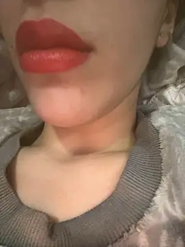 Snapshot of Mimisixo chatting on February 19, 2026, 12:29 am Mimisixo online show from February 19, 2026, 12:29 am