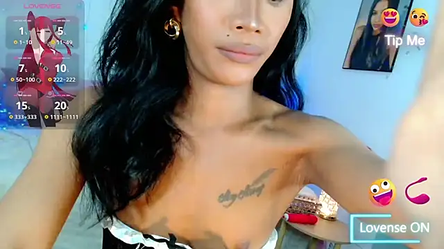 sassylatina online show from November 28, 2025, 12:16 pm