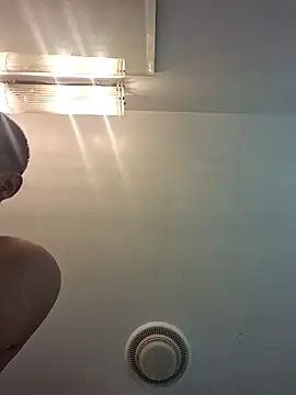 Cnutt310 online show from November 7, 2025, 4:06 am