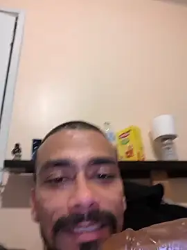 Cnutt310 online show from December 19, 2025, 11:18 pm