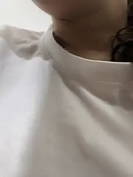Ariana-Vy online show from August 2, 2026, 5:54 pm