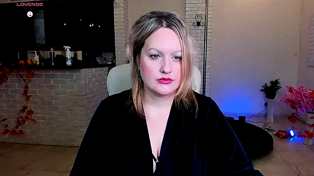 MariemLui online show from November 25, 2025, 8:47 am