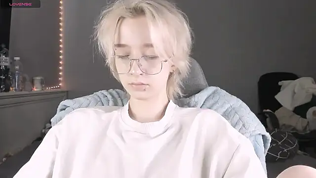 MelissaReis online show from March 10, 2026, 11:03 am