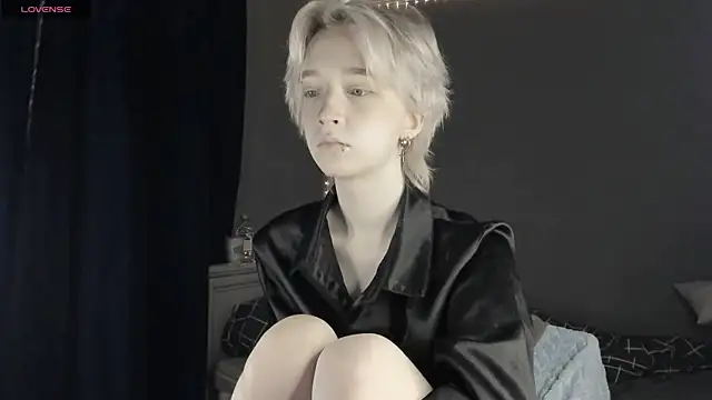 MelissaReis online show from December 16, 2025, 12:53 pm