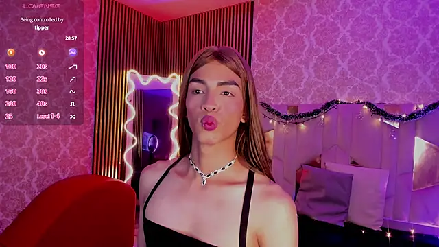 LIHIAN TAY online show from December 23, 2025, 3:28 am