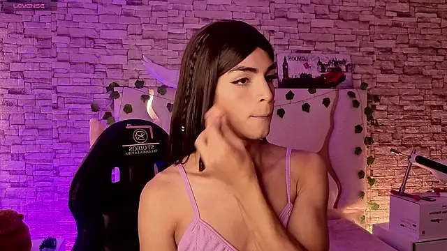 LIHIAN TAY online show from February 26, 2026, 12:27 pm