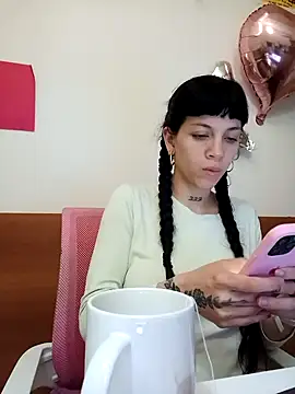 Paula Alameda online show from October 8, 2025, 11:27 pm