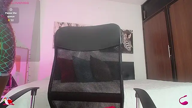 Snapshot of BarbaraGil1 chatting on September 30, 2025, 2:01 pm BarbaraGil1 online show from September 30, 2025, 2:01 pm