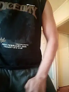 Snapshot of Llovlyboyyyy12 chatting on October 31, 2025, 6:10 am Llovlyboyyyy12 online show from October 31, 2025, 6:10 am