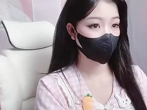 kemybaby online show from April 14, 2026, 8:03 pm