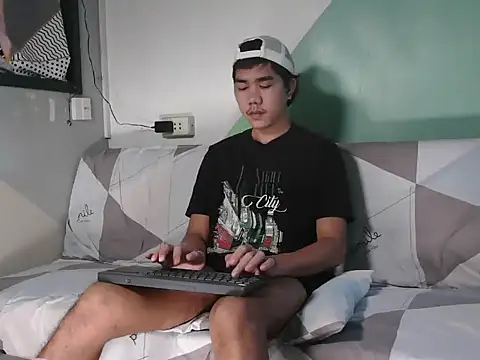 Snapshot of Darkevion chatting on February 18, 2026, 9:44 pm Darkevion online show from February 18, 2026, 9:44 pm