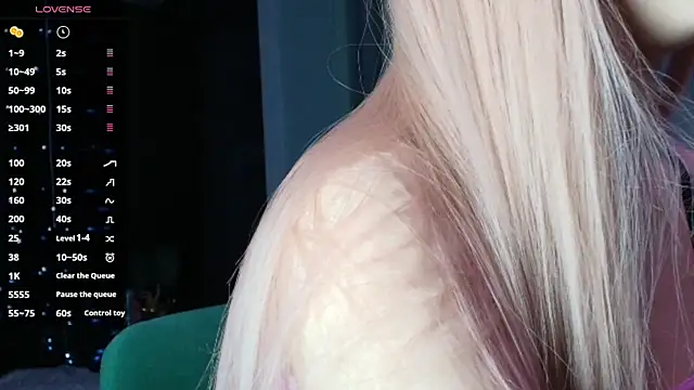 PieraMarch online show from October 31, 2025, 5:20 pm