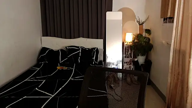 Ur QueenCamilla online show from November 11, 2025, 2:06 am