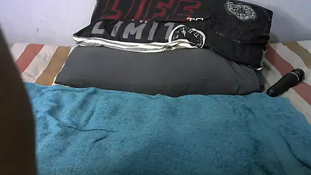 shy-lillyX22 online show from January 10, 2026, 9:59 am