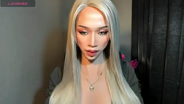 AiraCumSlut online show from April 5, 2026, 2:35 pm