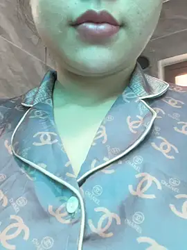 Snapshot of -Luxury chatting on February 28, 2026, 1:05 am -Luxury online show from February 28, 2026, 1:05 am