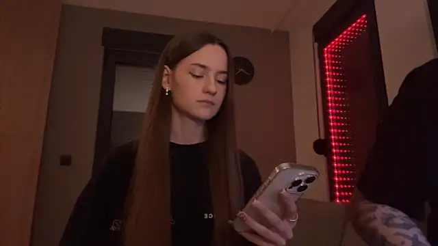 Snapshot of TenDouble chatting on November 16, 2025, 9:08 pm TenDouble online show from November 16, 2025, 9:08 pm