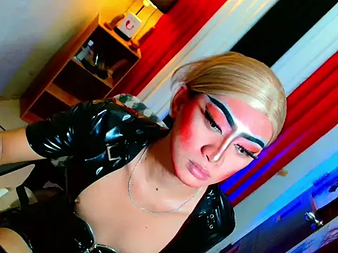 Snapshot of Queen_yasii_88 chatting on December 14, 2025, 3:17 pm Queen yasii 88 online show from December 14, 2025, 3:17 pm