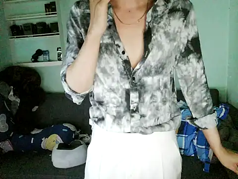 boyhigh1997 online show from February 15, 2026, 6:58 am